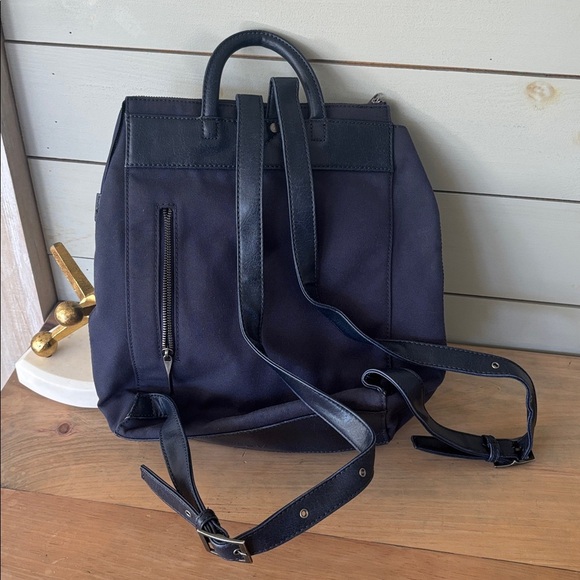 Matt & Nat Katherine Backpack Tote – Navy - Picture 4 of 6